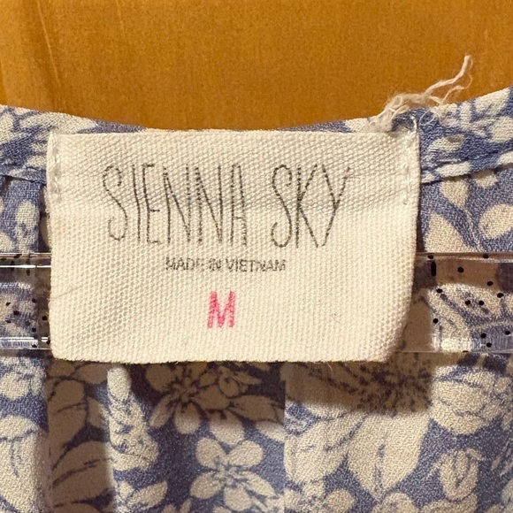 Sienna Sky floral print blouse women’s M - Picture 2 of 11